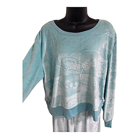 Hello Kitty blue velour hello kitty monogram printed top & pant set size large - Picture 10 of 16
